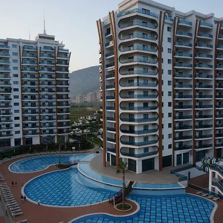 Azura Park Apartment *