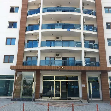 Azura Park Apartment
