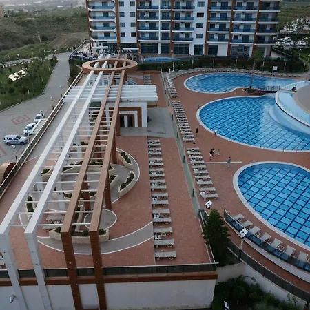Azura Park Apartment