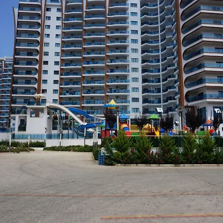 Azura Park Apartment